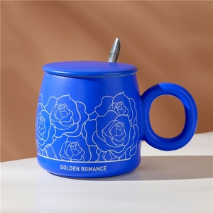 High Quality Golden Romance Rose Pattern 13oz Gift Mug Ceramic Mugs Coffee <b>Cup</b> With Lid and Spoon - Product Image 5