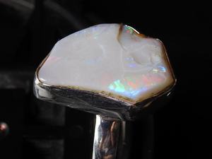Ópalo Australiano Natural Pulido con Engaste de Plata, Gema Clásica Certificada, Regalo para Compromiso, Aniversario, Fiesta o Boda - Product Image 5