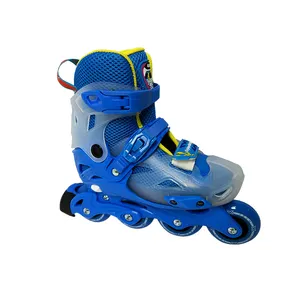 Prezzo di fabbrica in linea dimensioni regolabili lampeggiante roller skate con quattro ruote