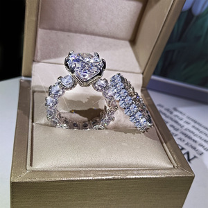 Nouvel ensemble de 2 bagues en laiton style européen et américain, avec zircon, luxe, style blogueuse, empilables, bijoux pour femme - Product Image 4