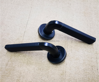 Poignée/serrure de porte en cuir en acier inoxydable Poignée de porte intérieure en cuir élégante Poignées de levier de porte modernes expédiées rapidement