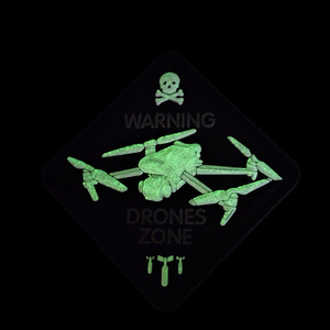 人気漫画ドローンをテーマにしたPVC製フックアンドループパッチ。アウトドア用品、衣料品アクセサリー、履物、帽子に。 - Product Image 5