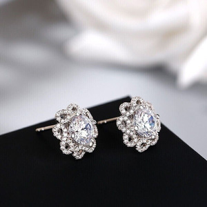 Pendientes de oro blanco con diamantes redondos de talla brillante, color D, naturales, certificados por GIA, joyería clásica de boda para mujer - Product Image 4