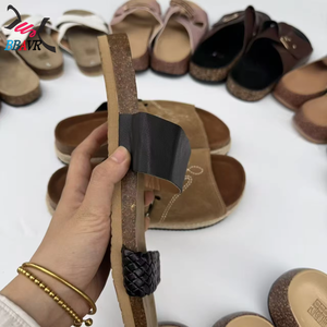 Sandales en gros à prix abordable, en cuir PU de marque avec boucle, pantoufles très vendues, grandes tailles pour femmes en Afrique - Product Image 6