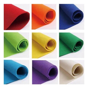 โรงงานขายส่งผ้าใยสังเคราะห์โพลีเอสเตอร์ 100% แบบเจาะเข็มชนิดไม่ทอ - Product Image 1
