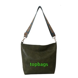 Vente en gros de la nouvelle <span class=keywords><strong>marée</strong></span> en cuir souple <span class=keywords><strong>grande</strong></span> capacité mode en cuir femmes sacs fourre-tout dame sac à bandoulière <span class=keywords><strong>2022</strong></span> - Product Image 5