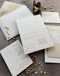 Invitations de mariage de luxe élégantes avec design personnalisé de pétales de fleurs et de feuilles, gaufrage sculpté, cartes RSVP <span class=keywords><strong>en</strong></span> feuille d'or gaufrée - Product Image 1