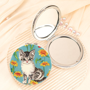 Miroir de poche compact HD double face pliable en similicuir vintage avec logo personnalisé, motif chat floral, pour vente en gros - Product Image 3