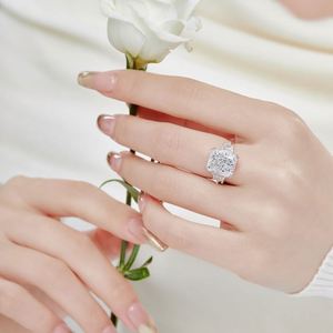 Anillo de Compromiso y Promesa de Boda de Plata de Ley con Diamantes y Circonitas 5A 8A de la Colección Secreta Exclusiva de Dylam para Mujer - Product Image 3