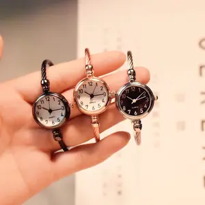 Las mujeres de moda creativo reloj de pulsera Vintage elegante relojes de pulsera Simple número mujer reloj envío de la gota