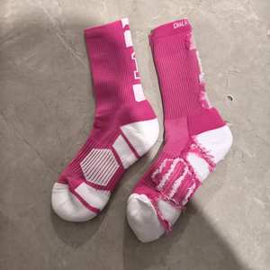 Chaussettes de sport pour hommes en liquidation, chaussettes de compression épaisses rouges, chaussettes d'élite pour hommes pour le basketball, vente en gros - Product Image 4