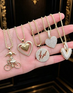 Collier Pendentif au Design Exquis, Plaqué Or, avec Breloque Cœur et Vélo, Chaîne de Bijoux pour Cadeau ou Fête - Product Image 5