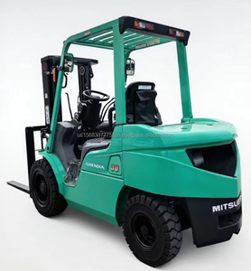 Mitsubishi 30 3 tonnes 4,5 mètres Trois mâts Déplacement latéral Utilisé Modèle 2023 4x4 Transmission Moteur S4S - Product Image 1