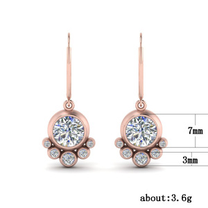 Orecchini a perno geometrici rotondi in cristallo color oro rosa da donna, accessori minimalisti per l'uso quotidiano - Product Image 5