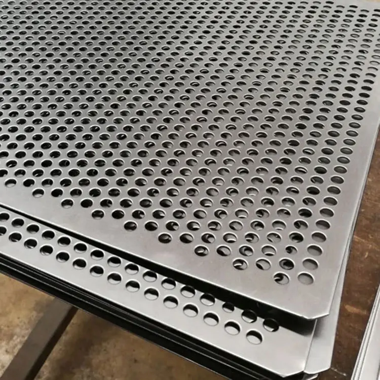 Dicke 1mm Edelstahl Aluminium Puched Plate Dekoratives Metall Perforiertes Netz blech mit Löchern