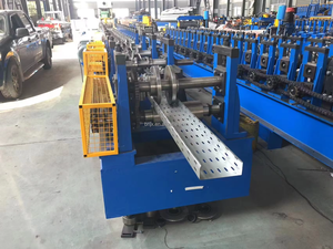 Machine de formage de tuiles à largeur réglable en acier durable pour goulotte de câbles, perforation en C, vente chaude - Product Image 2