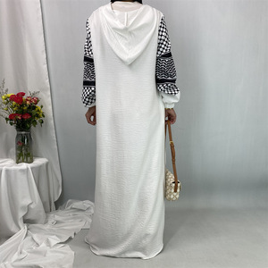 ชุดอาบายะแบบเรียบง่ายสไตล์กิโมโนสำหรับผู้หญิงมุสลิม ลายปักผ้าเครป พร้อมผ้าคลุมศีรษะแบบปาเลสไตน์ (เคฟิเยห์) สไตล์ดูไบ สำหรับเทศกาลอีดและรอมฎอน - Product Image 6