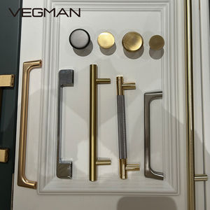 <span class=keywords><strong>Armoire</strong></span> coulissante en bois sur mesure avec panneaux décoratifs pour chambre, hôtel, villa - Meuble moderne résistant à l'humidité - Product Image 3