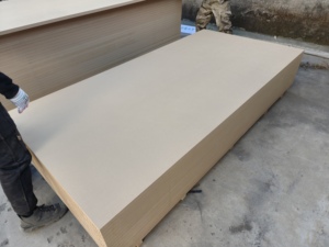 Panneau <span class=keywords><strong>MDF</strong></span> 11 mm 4x8 pieds, panneau de fibres à densité moyenne stratifié, qualité E1, <span class=keywords><strong>plaque</strong></span> de bois pour découpe laser et décoration - Product Image 5
