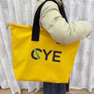 Sacs de shopping en nylon de 16 pouces avec logo personnalisé, sacs de plage réutilisables jaunes, sacs de voyage imperméables avec poignée noire - Product Image 5