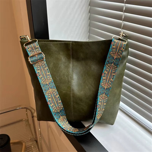 Sac à bandoulière en cuir PU pour femmes, couleur unie, Vintage, à la mode, grande capacité, simple, réglable, avec large sangle, sacs à bandoulière en forme de seau - Product Image 1
