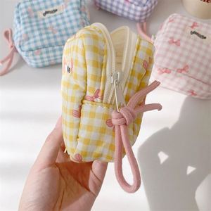 กระเป๋าเครื่องสำอางขนาดเล็ก I-0621 กระเป๋าใส่เหรียญลาย Kpop น่ารักสำหรับสาวๆ - Product Image 3