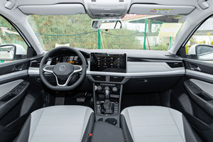 Berline compacte à conduite à gauche à 5 places, économique en carburant, Volkswagen Bora 1.5T 200TSI Turbo 7DSG 2025 - Product Image 4