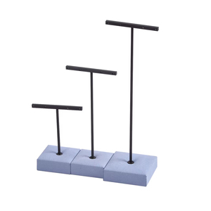 Exhibidores de Joyería de Lujo en Color Rosa, Soporte de Microfibra para Anillos, Aretes y Collares para Escaparates de Joyerías - Product Image 2