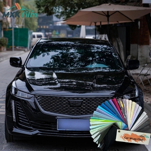 MXK Film de carrosserie PET changeant de couleur noir brillant auto-adhésif pour la protection de la peinture pour l'emballage automobile - Product Image 1