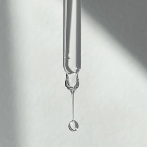 เซรั่มทำให้ขาวกระจ่างใสพร้อม10% ไนอาซินาไมด์และเซรั่มแก้จุดด่างดำเพื่อผิวกระจ่างใส - Product Image 4