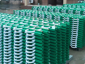 Paneles de valla de jardín de PVC, valla de seguridad de hierro forjado con accesorios para puertas de entrada y malla para uso agrícola - Product Image 5