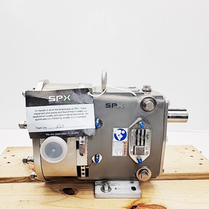 오리지널 브랜드의 새로운 Waukesha Cherry-Burrell 030 U3 PLC 용 로터리 양극 변위 펌프 트라이 클램프 - Product Image 1