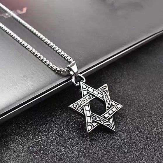 Estrella de seis puntas con cadena de acero