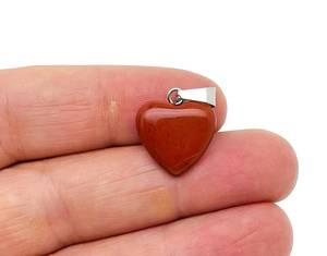 Colgante de corazón de jaspe rojo Mini piedras curativas de cristal Plata de Ley 925 Regalo de lujo chapado en oro y plata - Product Image 1