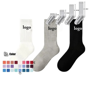 Chaussettes <span class=keywords><strong>de</strong></span> sport OEM personnalisées avec logo <span class=keywords><strong>pour</strong></span> hommes – Échantillon rapide, fines, <span class=keywords><strong>pour</strong></span> la course, le basketball, le cyclisme printanier, avec logo sur le dessous - Product Image 1