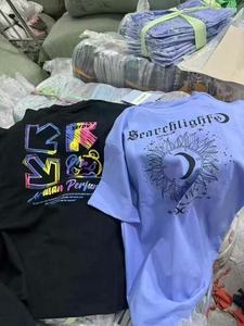 Распродажа 2025: Оптовая продажа новых мужских и женских повседневных хлопковых футболок и одежды из Гуандуна, модные, в ассортименте, случайная упаковка - Product Image 1