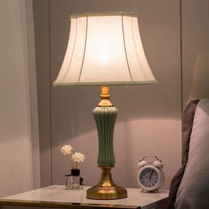 Lampe de bureau <span class=keywords><strong>libellule</strong></span> verte ou autre <span class=keywords><strong>couleur</strong></span> Lampe de table traditionnelle en céramique d'hôtel Lampe de table à led haut de gamme de luxe - Product Image 4