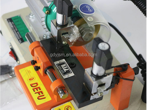 Máquinas para Hacer Llaves de Venta Directa a Precio de Fábrica, Máquina Cortadora de Llaves Horizontal Defu 238RS - Product Image 5