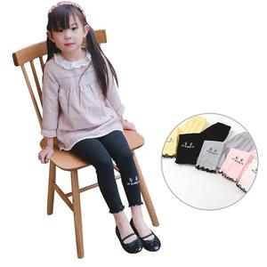 Leggings imprimés pour bébés en coton biologique de qualité supérieure pour filles, fabriqués en Chine par un fabricant de vêtements pour enfants - Product Image 1