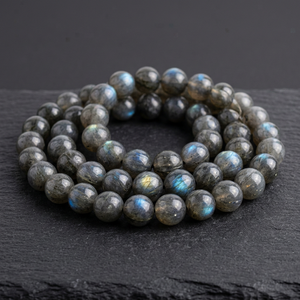 Cuentas Redondas de Labradorita Negra, Cuentas de Piedras Preciosas con Fuego Azul, Venta al por Mayor del Vendedor Indio Sejal Creation - Product Image 3