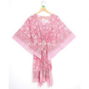 Vestido corto indio hecho a mano con cuello en V, estampado floral, serigrafiado, ecológico, lavable, natural, con corte ajustado y aberturas. - Product Image 1