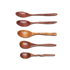Japanese-style Creative Handmade Lacquered Reusable Durable Multi-Purpose Wooden Spoons for Hotels Restaurants Home Use