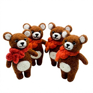 Oso de Peluche Tejido a Mano del Himalaya, Ecológico, con Bufanda Roja, Pequeño, Decoración Navideña, Estilo de Dibujos Animados, para Colgar en la Pared - Product Image 1