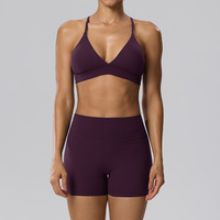 Set Yoga 2 Potong Wanita dengan Logo Custom, Bra Olahraga V-Neck dan Set Celana Pendek Biker Pinggang Tinggi, Bahan Stretch 4 Arah, Cocok untuk Olahraga