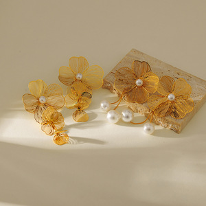 3D <b>Flower</b> Stud Earrings for Women, <b>Sweet</b> and Cool INS Style Gold-plated Stainless Steel Earrings - Product Image 2