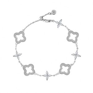 เครื่องประดับดีไซน์ทันสมัยจาก Dylam สร้อยข้อมือเงินแท้ 925 ประดับเพชรซิคอน 5A รูปใบโคลเวอร์สี่แฉก เสริมโชคดีสำหรับผู้หญิง - Product Image 1