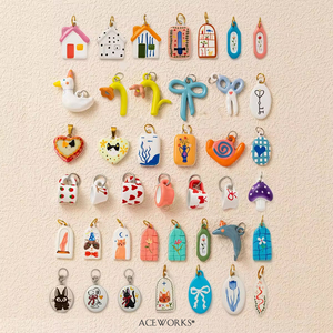 Flora & Fauna |   Pendentifs en acier inoxydable plaqué PVD 18 carats, style italien, émail peint à la main |   Imperméable et résistant au ternissement - Product Image 2