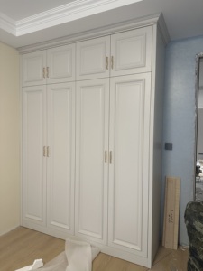 L'usine prend en charge les armoires de chambre ouvertes en bois blanc américain de luxe personnalisées <span class=keywords><strong>avec</strong></span> des tiroirs et des armoires de rangement - Product Image 2