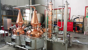 เครื่องกลั่นแอลกอฮอล์ผลไม้แบบ500L-2000L คอลัมน์อุตสาหกรรมอุปกรณ์การกลั่นด้วยไอน้ำแบบนิ่ง - Product Image 3