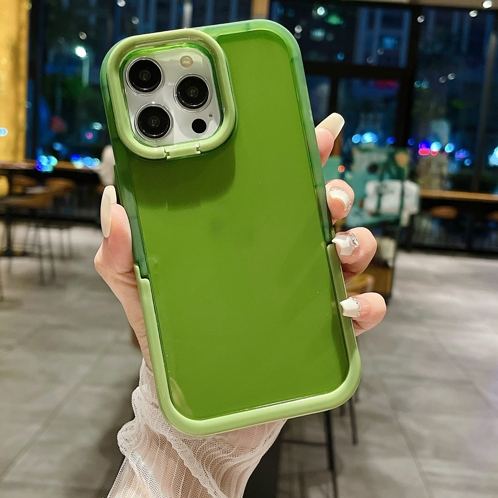 สีเขียว